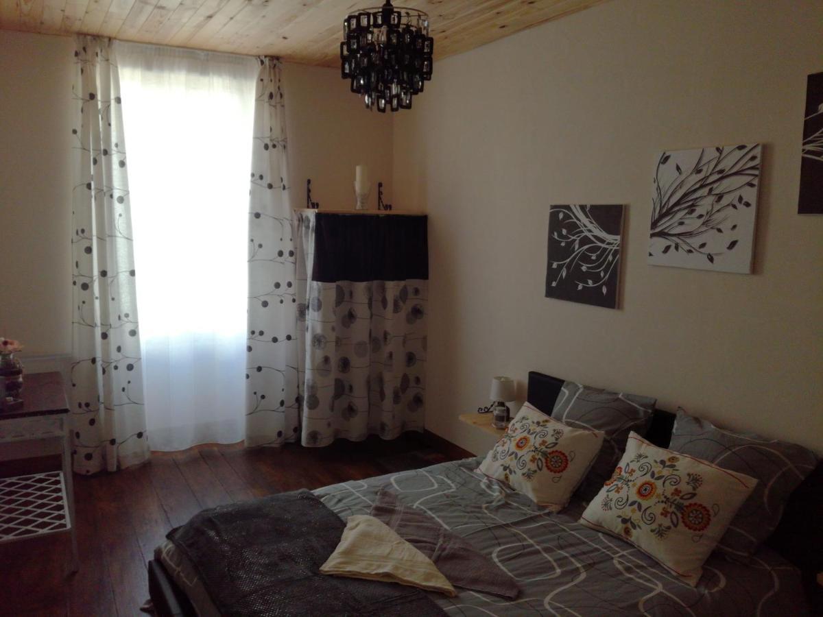 Chez Lorette Mauze-sur-le-Mignon Exterior foto