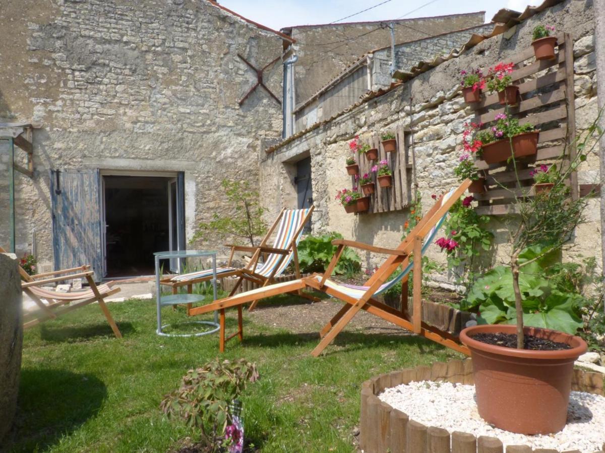 Chez Lorette Mauze-sur-le-Mignon Exterior foto